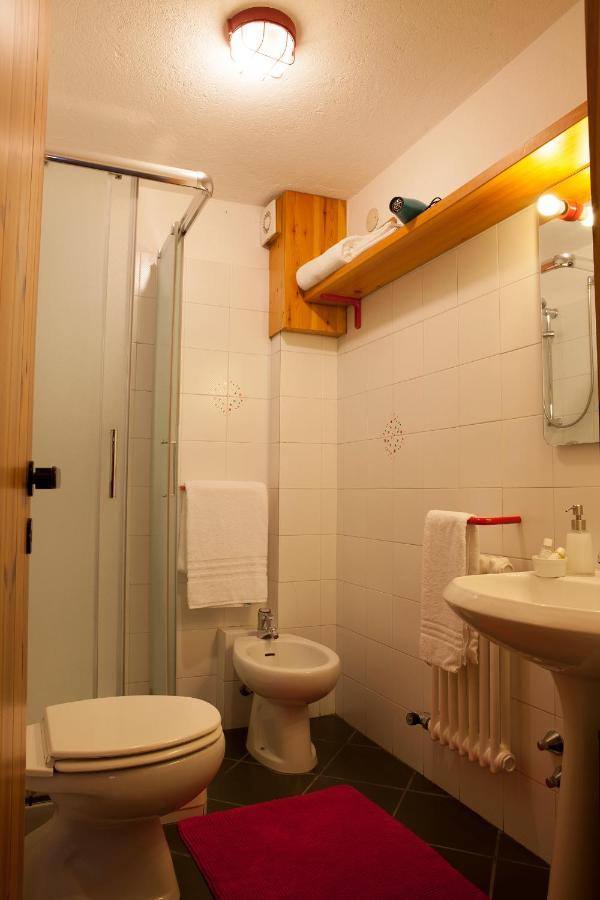 Le Rosier B&B E Appartamento Saint-Vincent Bagian luar foto