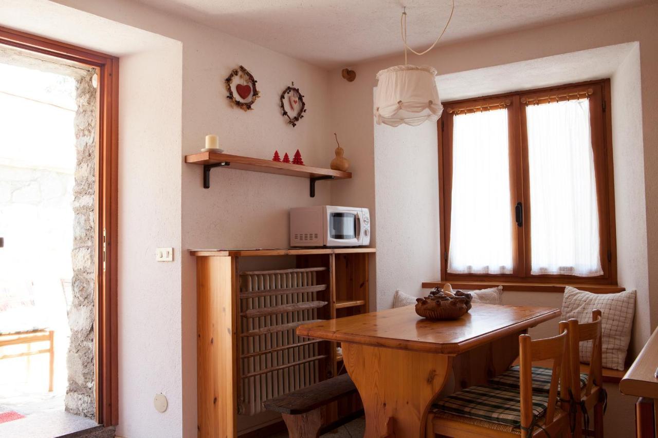 Le Rosier B&B E Appartamento Saint-Vincent Bagian luar foto