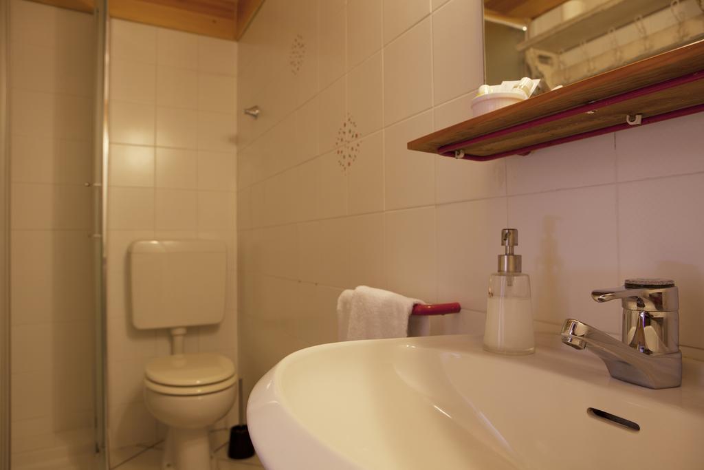 Le Rosier B&B E Appartamento Saint-Vincent Bagian luar foto