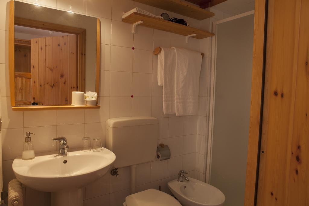 Le Rosier B&B E Appartamento Saint-Vincent Bagian luar foto