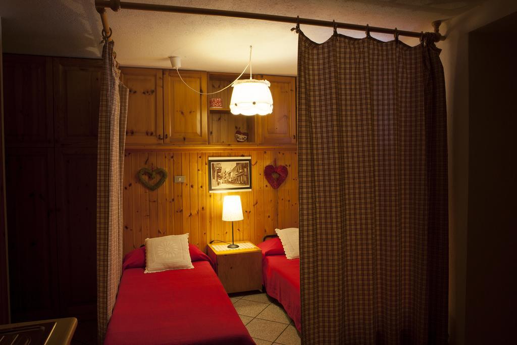 Le Rosier B&B E Appartamento Saint-Vincent Bagian luar foto