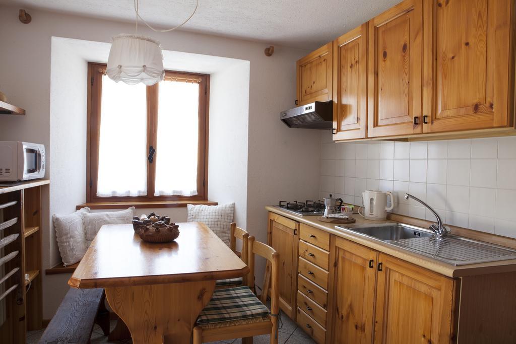 Le Rosier B&B E Appartamento Saint-Vincent Bagian luar foto
